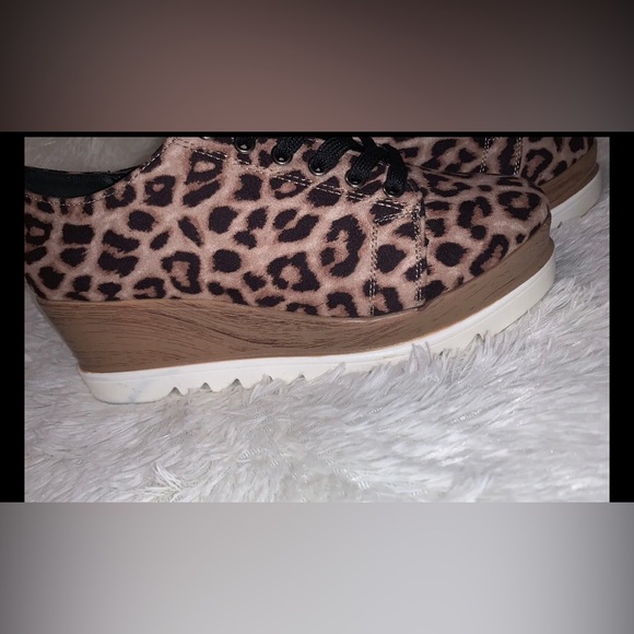 Qupid Women’s Animal Print Platform Sneakers Sz 6 (All Man Made Material) NWOB - Picture 6 of 10
